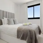 Vivi Homes - Casa Espanola *