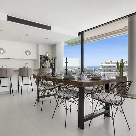 Vivi Homes - Casa Espanola 푸엔히롤라