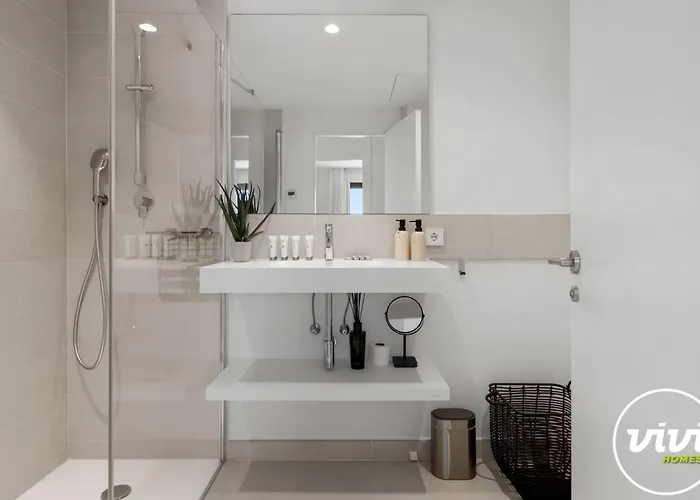 Vivi Homes - Casa Espanola