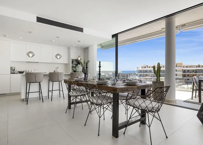 Vivi Homes - Casa Espanola フエンヒロラ